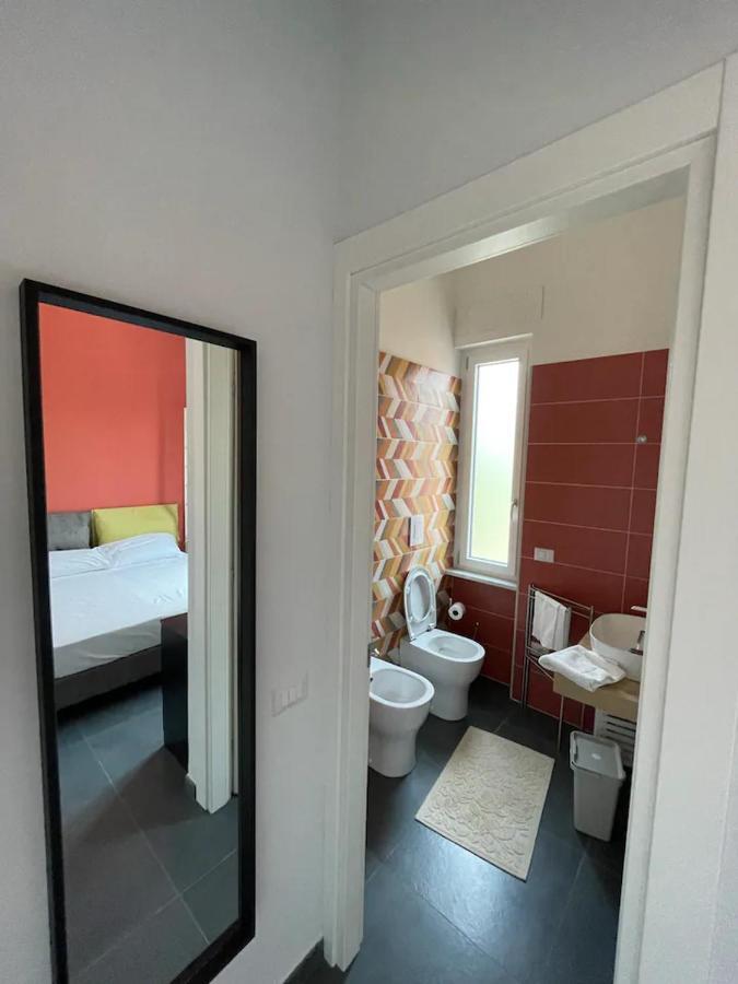 B&B Un Passo Dal Treno Piazza Vittorio Veneto 36-Salerno Station Dış mekan fotoğraf