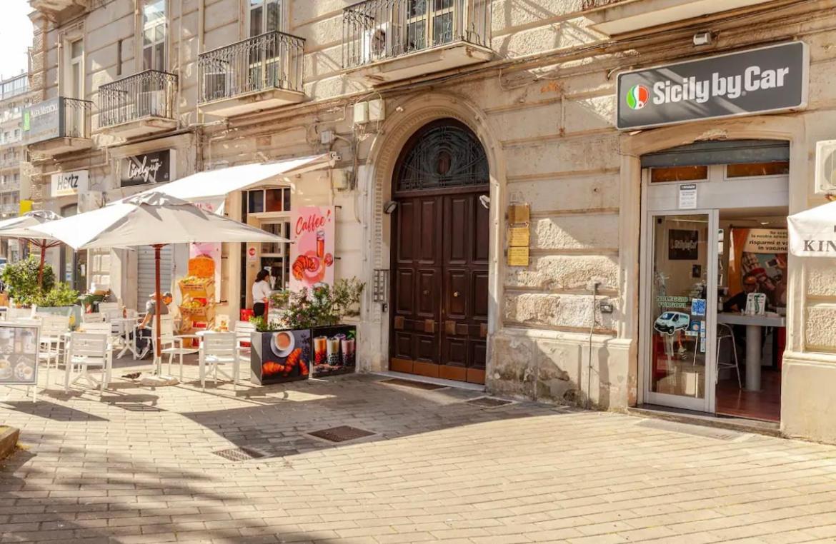 B&B Un Passo Dal Treno Piazza Vittorio Veneto 36-Salerno Station Dış mekan fotoğraf