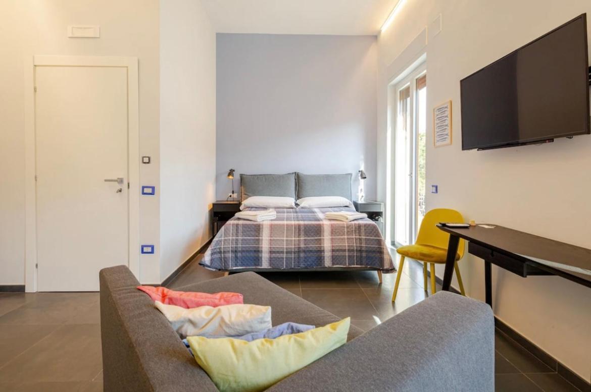 B&B Un Passo Dal Treno Piazza Vittorio Veneto 36-Salerno Station Dış mekan fotoğraf