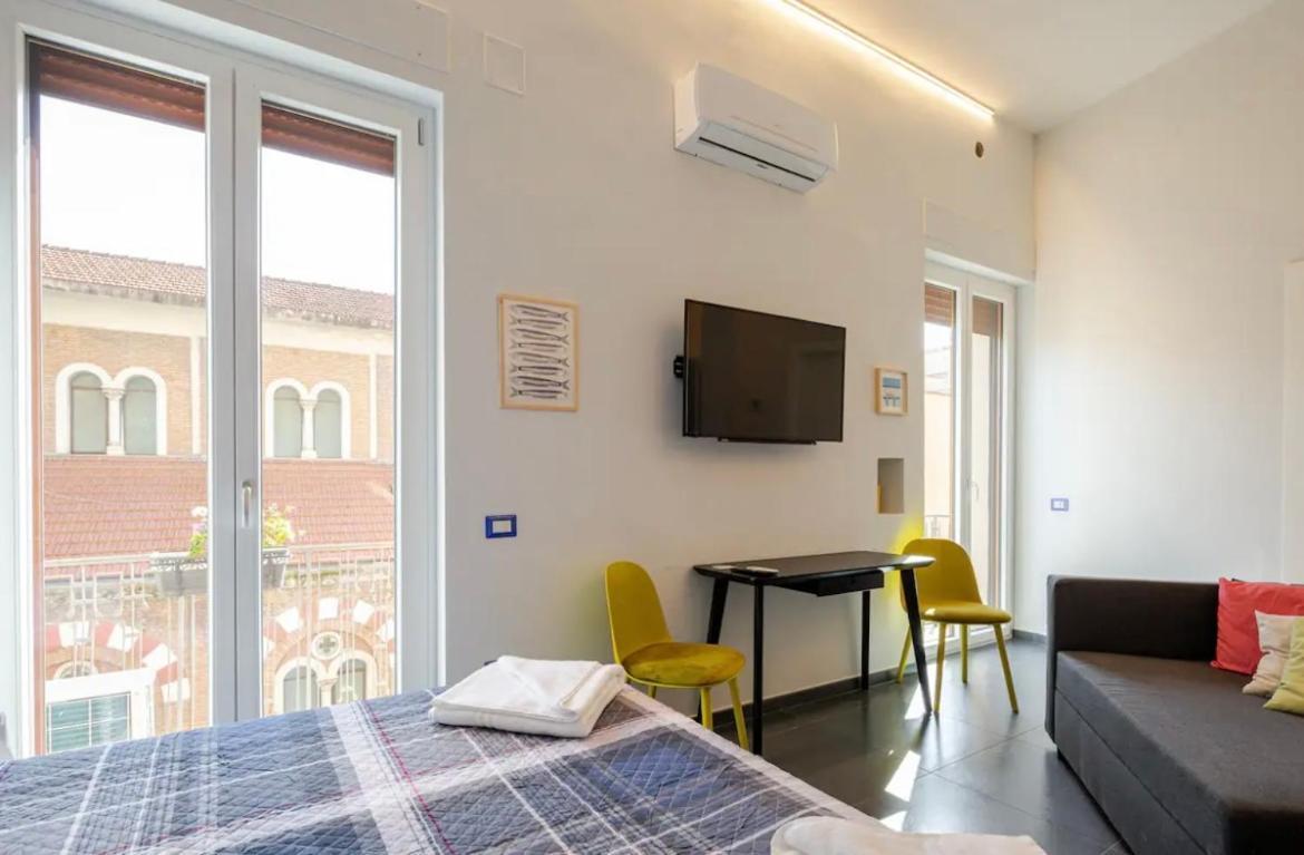 B&B Un Passo Dal Treno Piazza Vittorio Veneto 36-Salerno Station Dış mekan fotoğraf